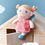 HABA Guardian Angel Lore - Soffice bambola in tessuto (15 cm), regalo di benvenuto perfetto per neonati e bambini piccoli - Lavabile a 30 °C - 2011870001