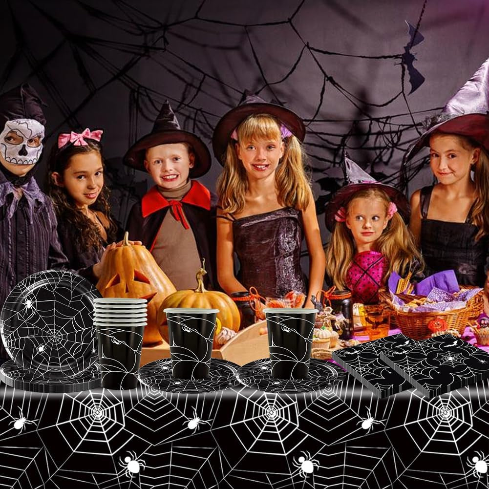 Set di posate di carta Halloween Spider da 49 pezzi, comprensivo di piatti, tovaglioli, bicchieri e tovaglia. Set stoviglie nero con piatti dessert, tovaglioli e bicchieri.
