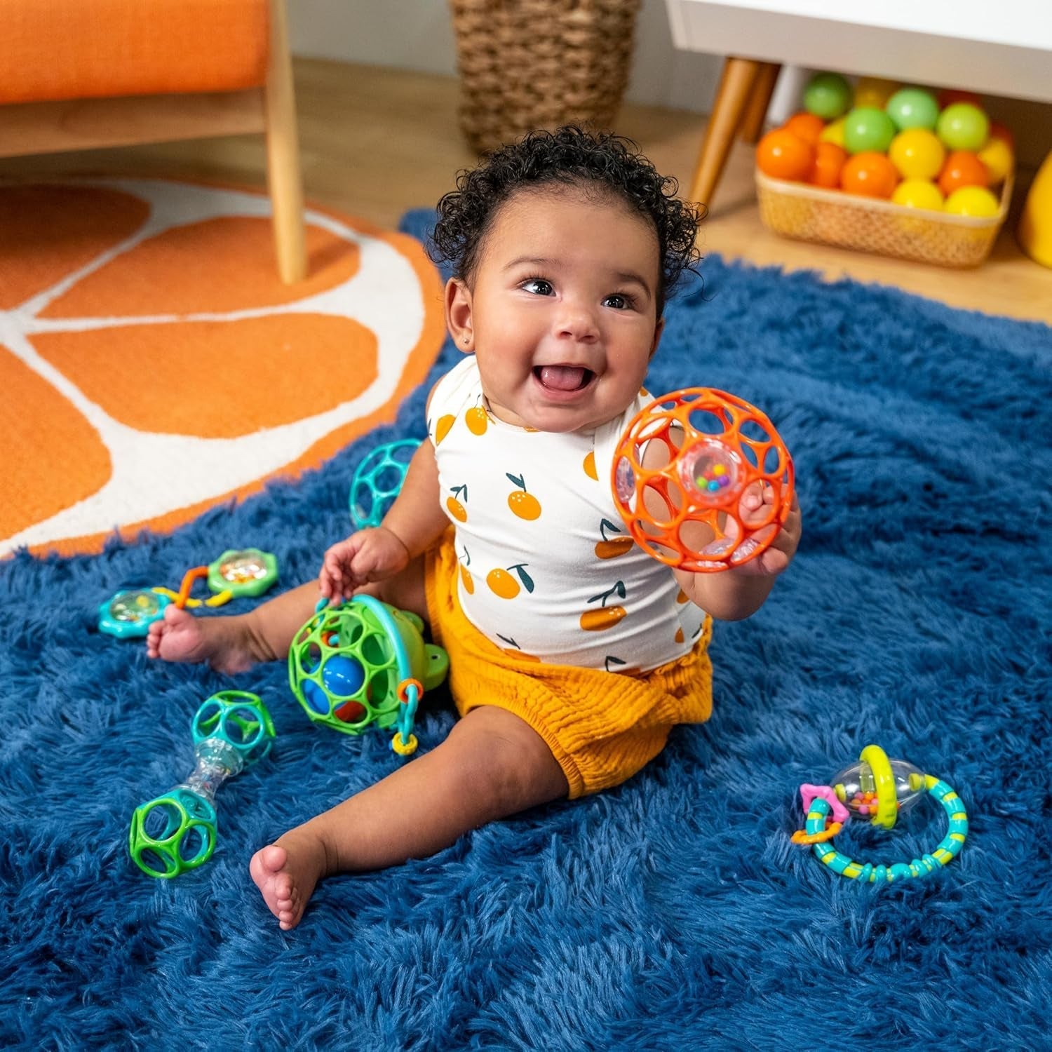 Bright Starts Little Shakers Set regalo da 6 pezzi - Sonagli e dentini per bambini Senza BPA Facile da catturare Unisex Neonato+