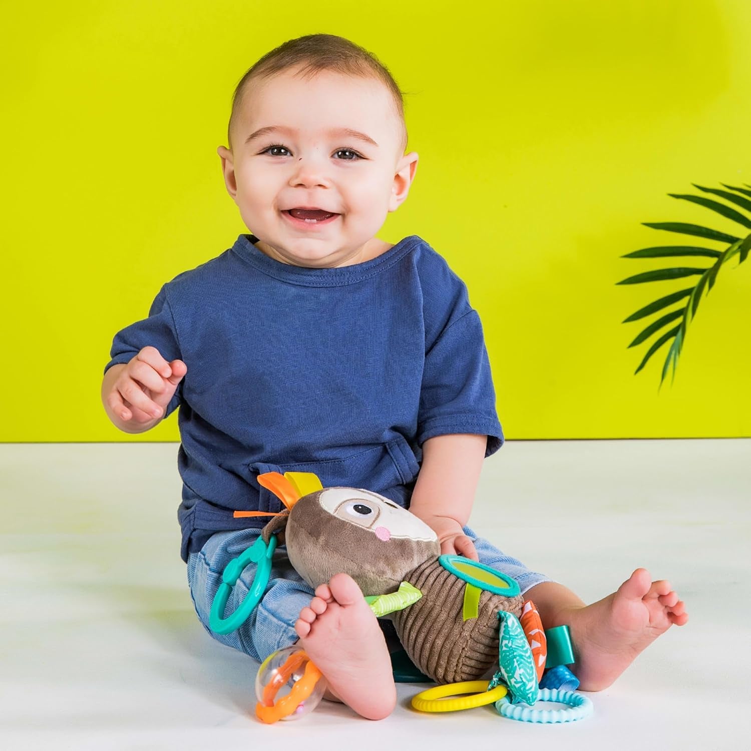 Bright Starts Passeggino Giocattolo Bradipo - con sonaglio, specchietto e anelli di etichetta Giocattoli per bambini Naty Shop
