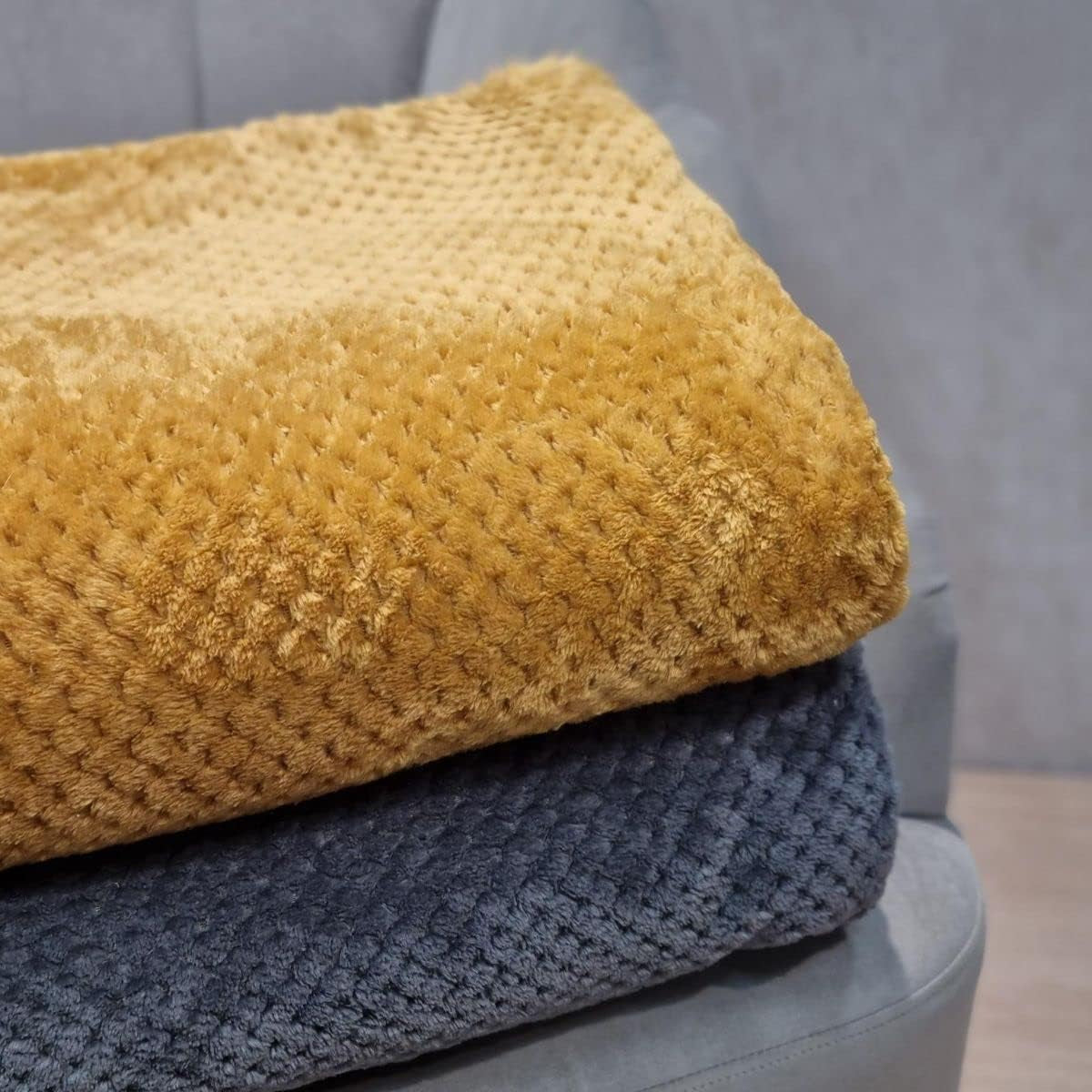 Copriletto HOMLA Noah 220 X 240 cm - copriletto divano comoda coperta coperta - soffice e morbida - poliestere grigio Letti e coperte Besuche den HOMLA-Store