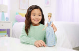 Mattel DISNEY Principessa Cenerentola - Bambola articolata con abito scintillante, scarpe e tiara staccabili, capelli pettinati per uno styling divertente, per bambini dai 3 anni in su, HLW06