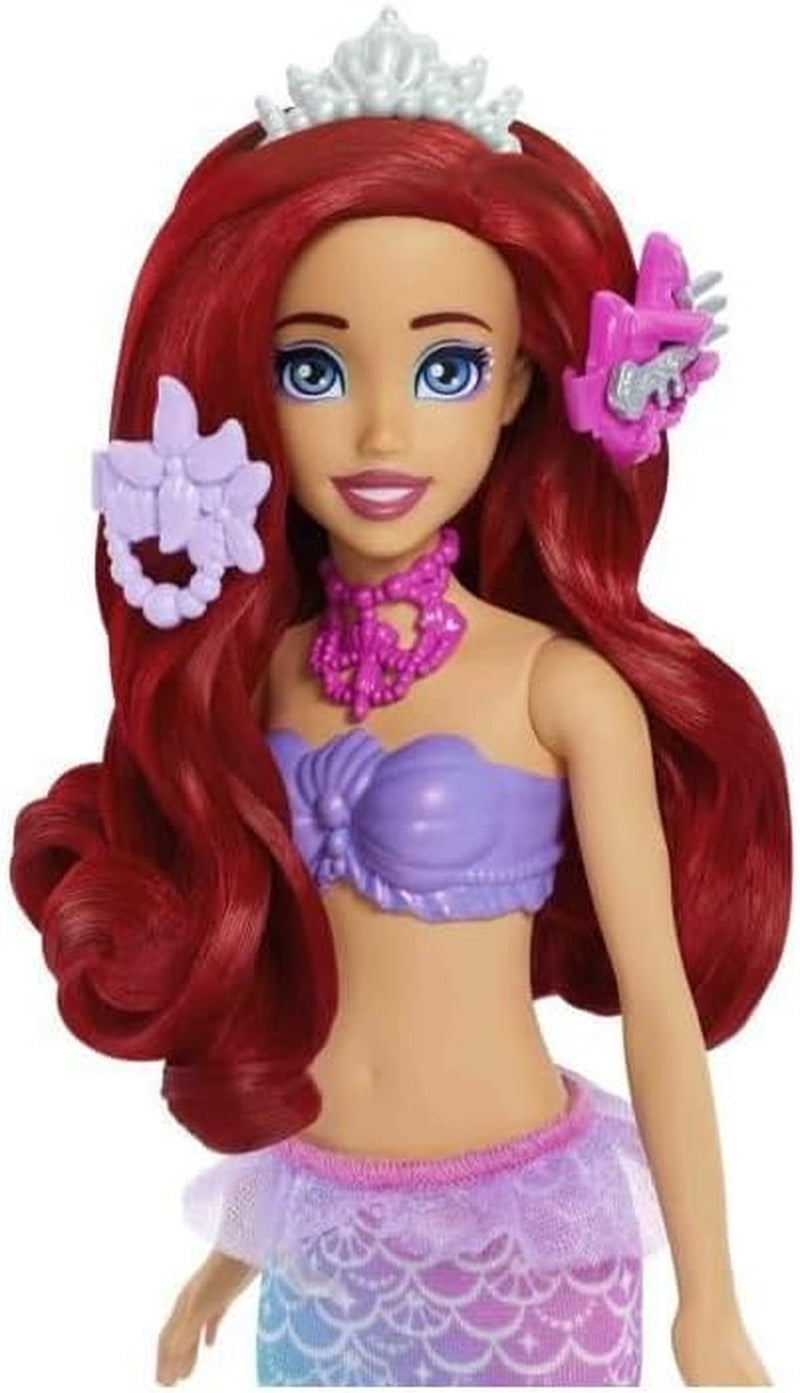 Mattel Disney Princess Toys, bambola per il trucco Sirena Arielle alla moda con coda staccabile, tavolino per il trucco con 5 sorprese pop-up ripetibili e 5 accessori, JBF86 Naty Shop Dolls