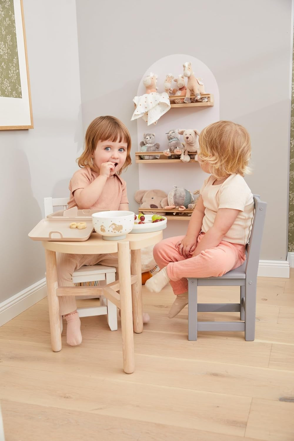 Set di stoviglie in porcellana Sterntaler dal design rustico - Set di stoviglie con base in silicone antiscivolo e rimovibile - Stoviglie per neonati e bambini con piatto, ciotola da 400 ml e tazza da 200 ml, bianco