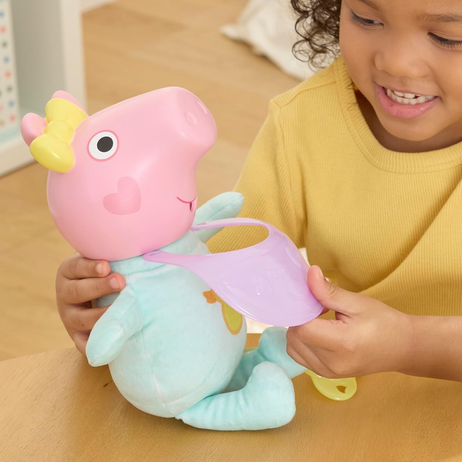 Peppa Pig bambola interattiva Evie da 28 cm con 20 suoni e molte funzioni, set di giocattoli per bambini dai 3 anni in su