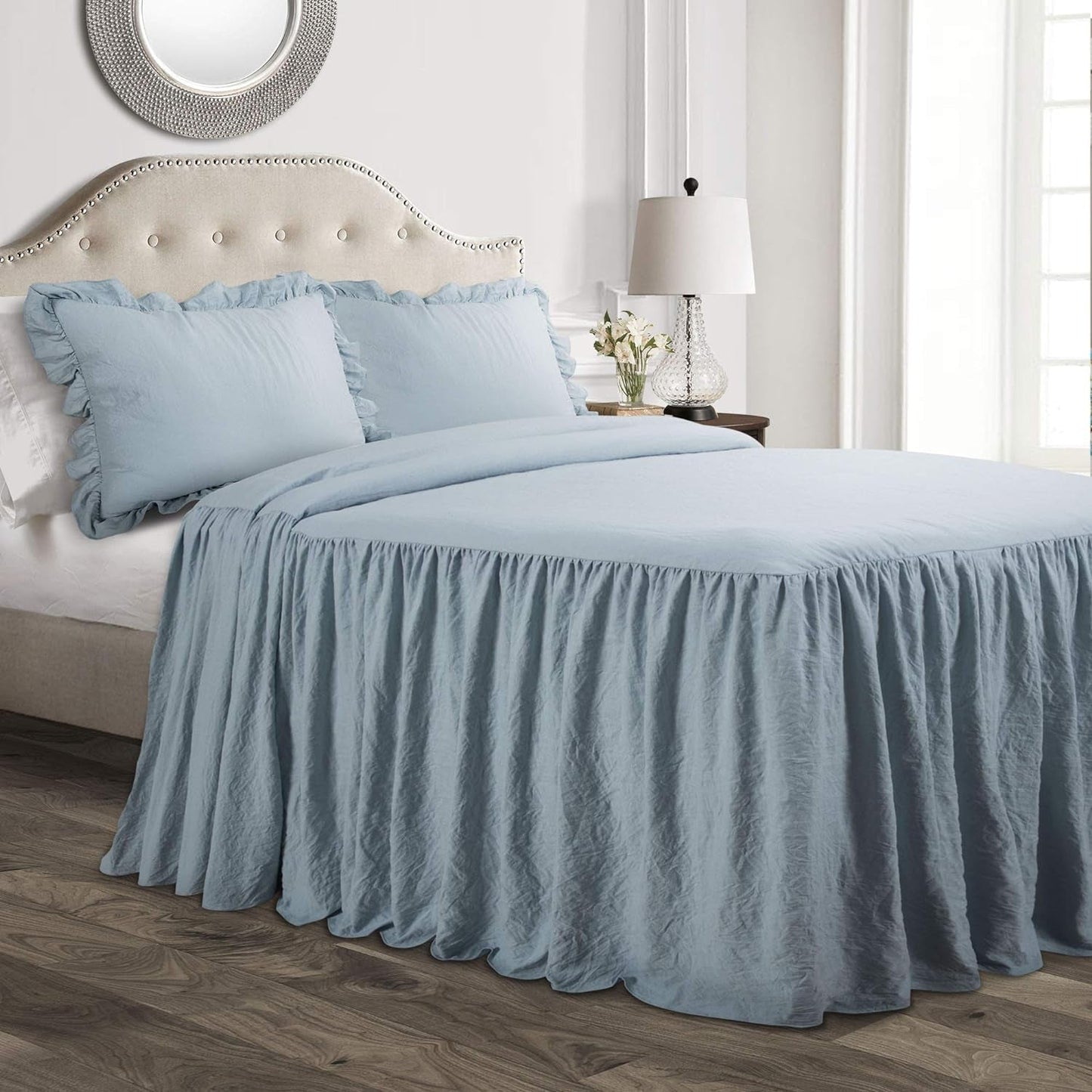 Lussuoso set di biancheria da letto con gonna a volant Set di biancheria da letto di lusso in 3 pezzi per la fattoria Elegante e affascinante dettaglio con volant Stile senza tempo e design classico Morbido e leggero King Size Lussuosi letti e trapunte con decorazioni blu navy Queen