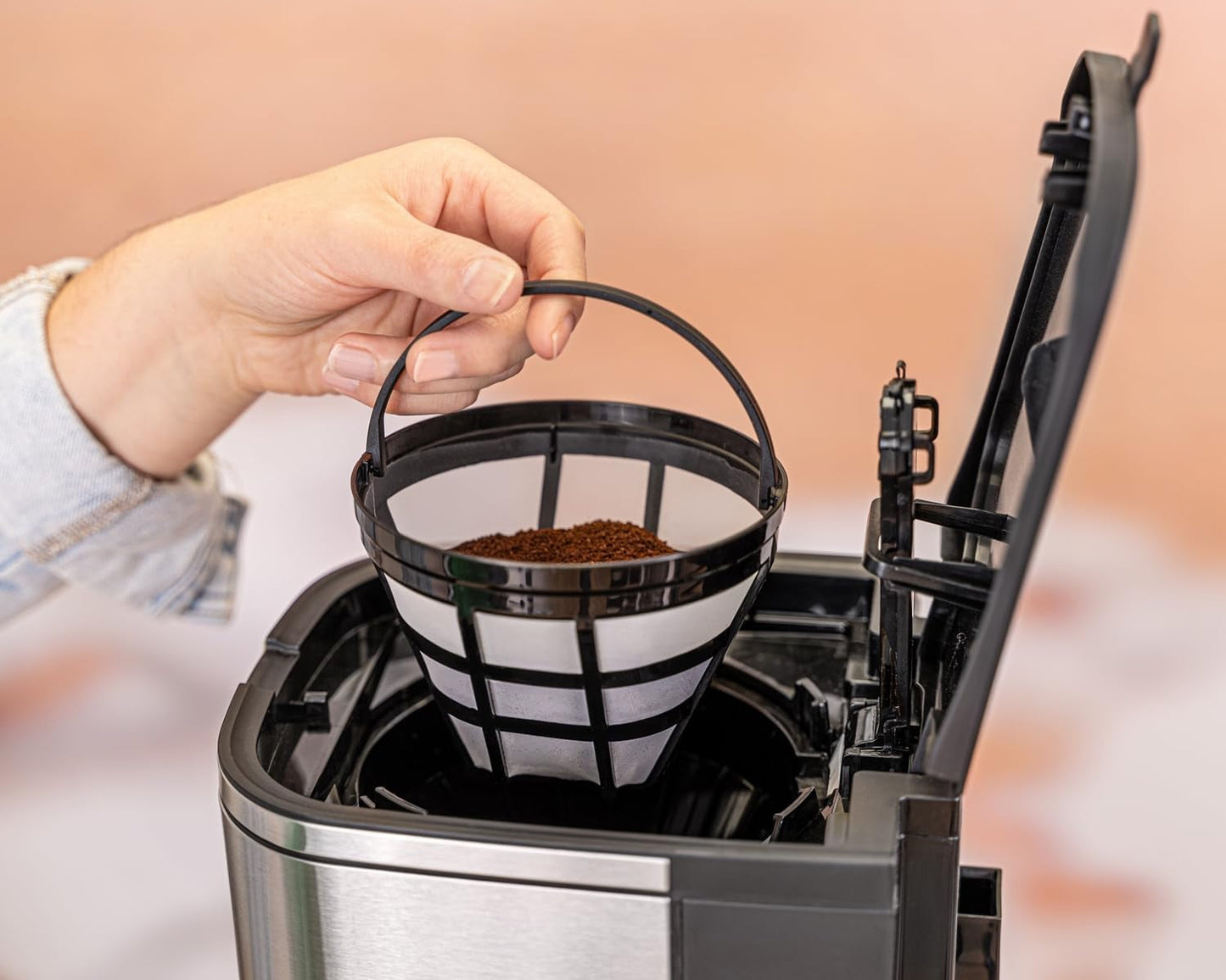Macchina per caffè espresso con filtro Rommelsbacher FKM 1000 - serbatoio dell'acqua da 1,5 litri per 12 tazze di caffè, caraffa in vetro, avvio ritardato, funzione di mantenimento in caldo, funzione aroma, portafiltro rimovibile 1x4