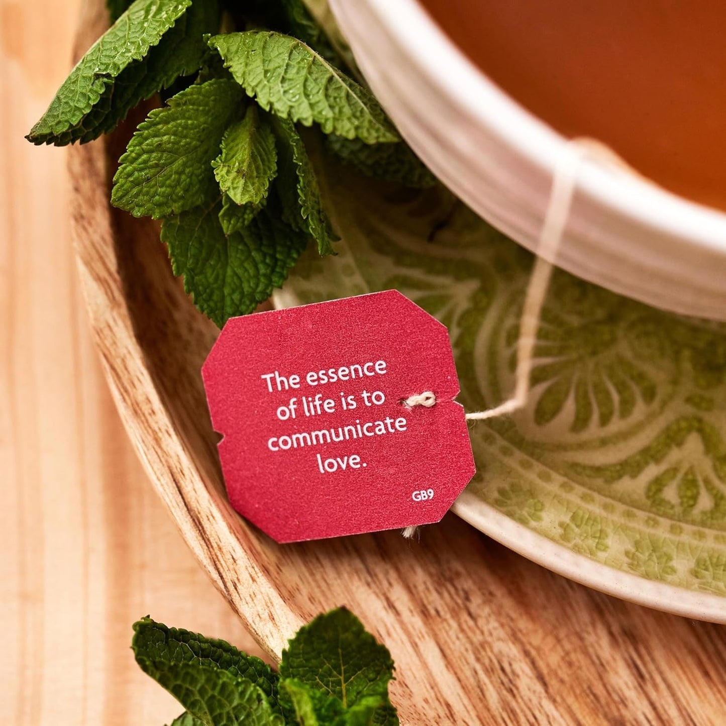 Yogi Tea - Happy Nature, Buy One and Do Good, tisana ayurvedica biologica alle erbe, mango, mandarino, miscela di vaniglia, confezione da 6 tè Yogi, 6x17 bustine di tè (102 bustine di tè in totale)