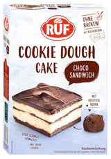 RUF Cookie Dough Cake Ohne Backen, Tortenboden Aus Keksteig Mit Frischkäse-Creme Und Schokoladenstückchen, Inkl. Kuchenform, 1X325G Miscela per cuocere e cucinare Naty Shop 320 G (1Er Pack) Panino con pasta per biscotti