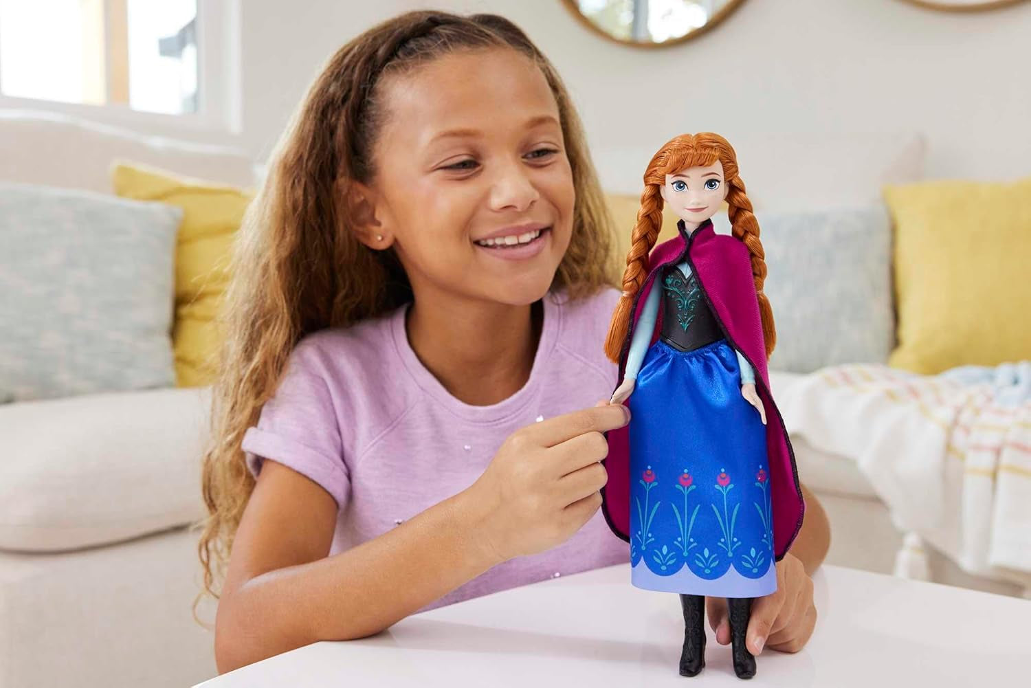 Mattel Disney Princess Anna bambola, bambola La Regina dei Ghiacci, capelli pettinati, cellulare, in abito da viaggio, mantello staccabile, regali Disney, giocattolo di 3 anni, bambole HLW49 Naty Shop