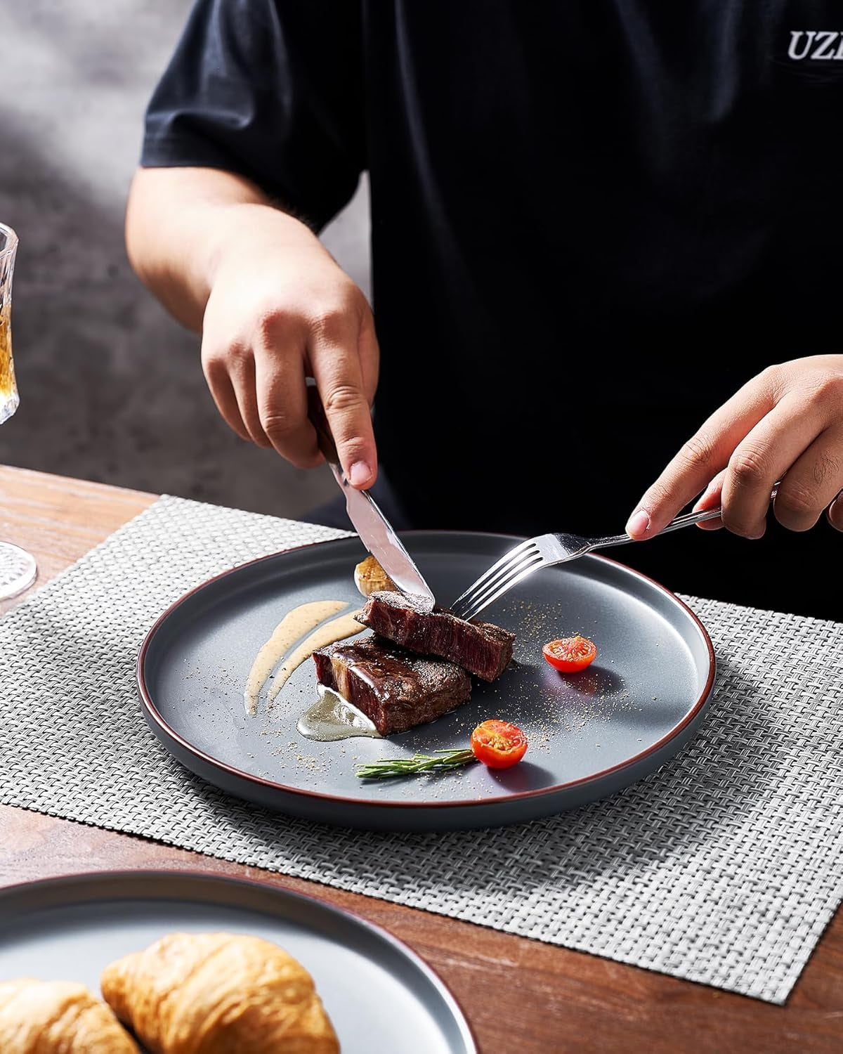 Set di stoviglie Mercury, set di stoviglie da 12 pezzi, set di stoviglie in gres per 4 persone con piatti piani, piatti da dessert, ciotole per cereali, adatto al microonde e alla lavastoviglie, grigio antracite