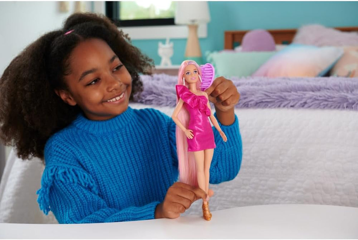 Barbie Totally Hair - Bambola con capelli arcobaleno extra lunghi facili da acconciare e 10 accessori alla moda e per lo styling, vestito a pois color block, dai 3 anni in su, HKT96