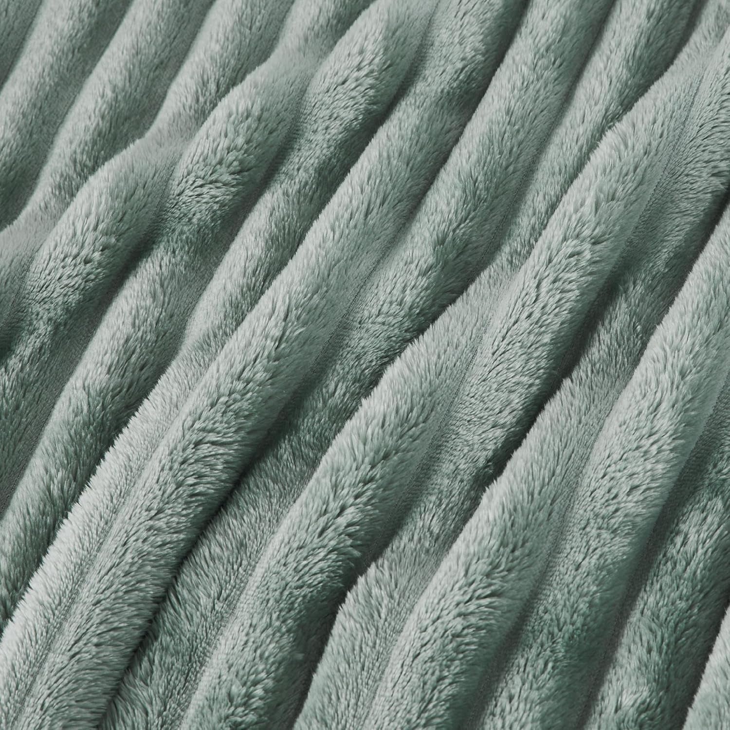BEDSURE Coperta in pile verde salvia per divano - Coperte super morbide e accoglienti per donne, piccola coperta carina per ragazze, letti e coperte 127 x 152 cm Beuche den BEDSURE-Store
