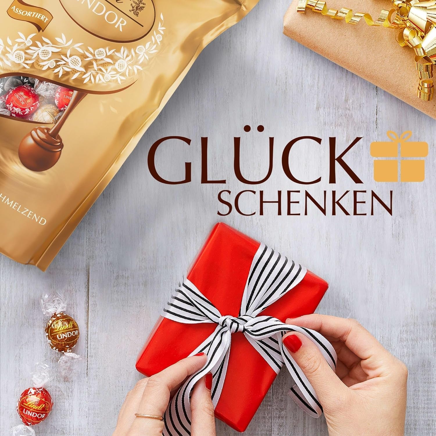 Assortimento classico di palline di cioccolato Lindt LINDOR | ca. 80 palline di cioccolato (al latte, bianco, fondente 60%, nocciola) | Confezione sfusa, 1 kg