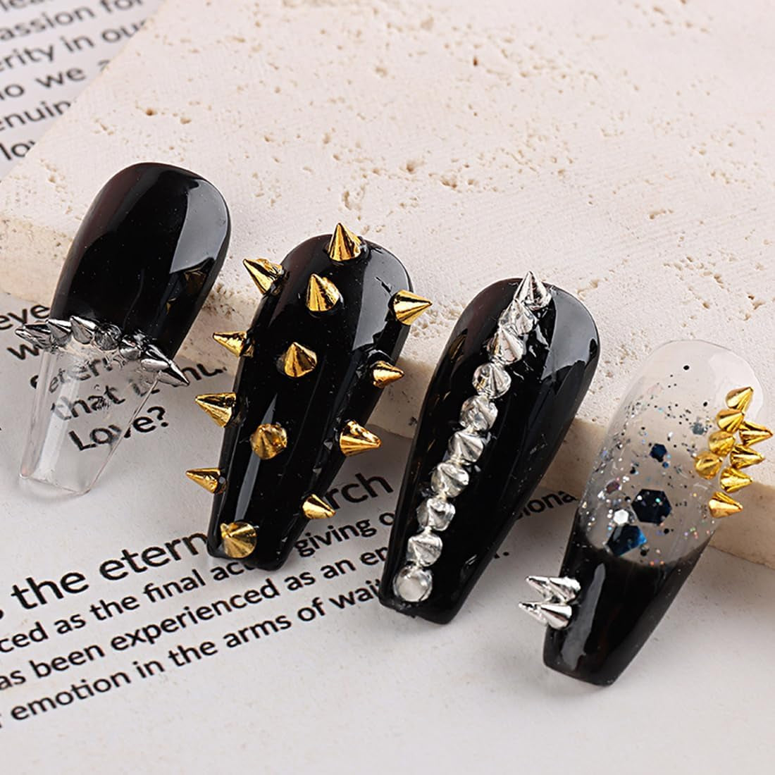 Mini Metall Nieten Punk Nail Charms Oro Argento Strasssteine ​​​​Nägel Charm Kegel Spikes Nagelschmuck Glitzersteine ​​​​Borchie per nail art Nagel Steine ​​​​Legierung Nagelanhänger Strass Nageldesign Zubehör