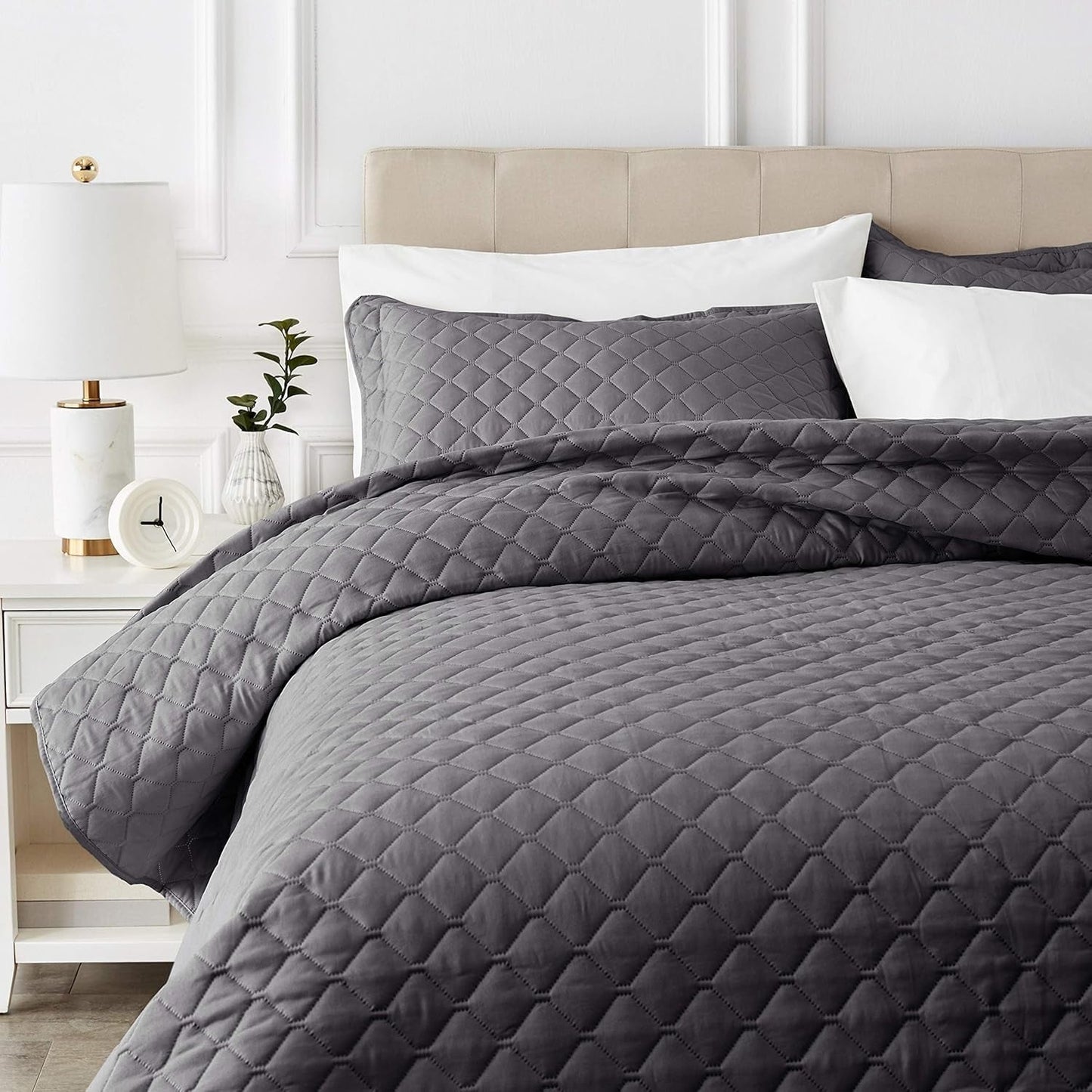 Piumino oversize Amazon Basics con rilievo, 170 X 210 cm, motivo a rombi grigio scuro Letti e coperte Besuche den Amazon Basics-Store 170 X 210 Cm