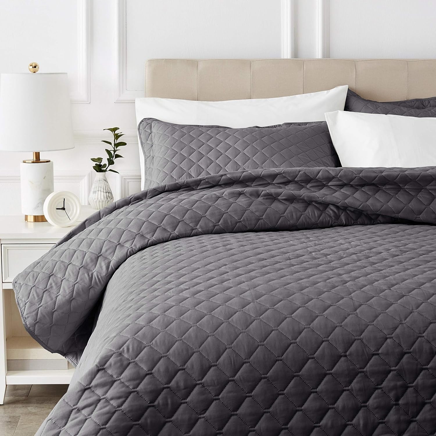 Piumino oversize Amazon Basics con rilievo, 170 X 210 cm, motivo a rombi grigio scuro Letti e coperte Besuche den Amazon Basics-Store 170 X 210 Cm