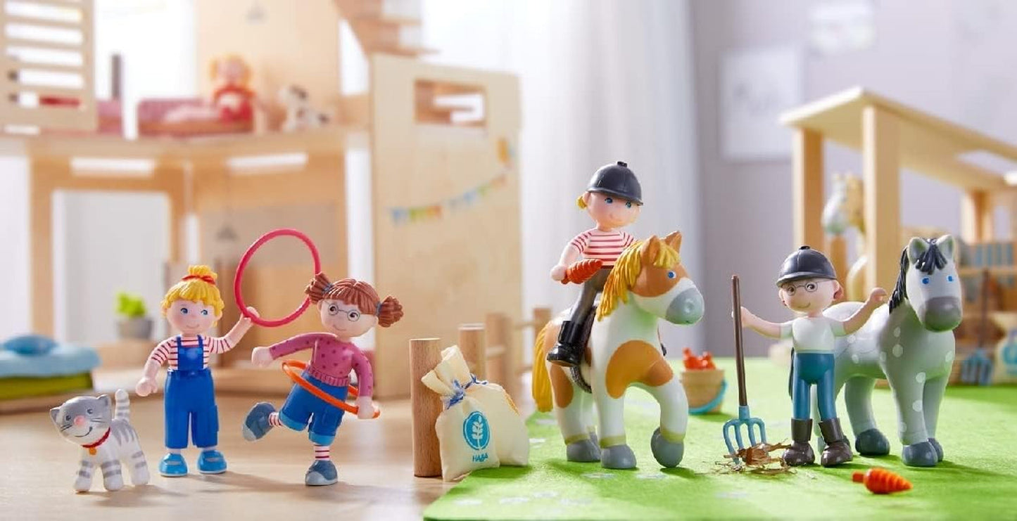 HABA 303672 - Piccoli amici - Conni | Simpatica mini bambola da 3 anni | Bambola pieghevole in plastica resistente per un divertimento duraturo | Regalo per tutti gli appassionati di Conni Papusi Naty Shop
