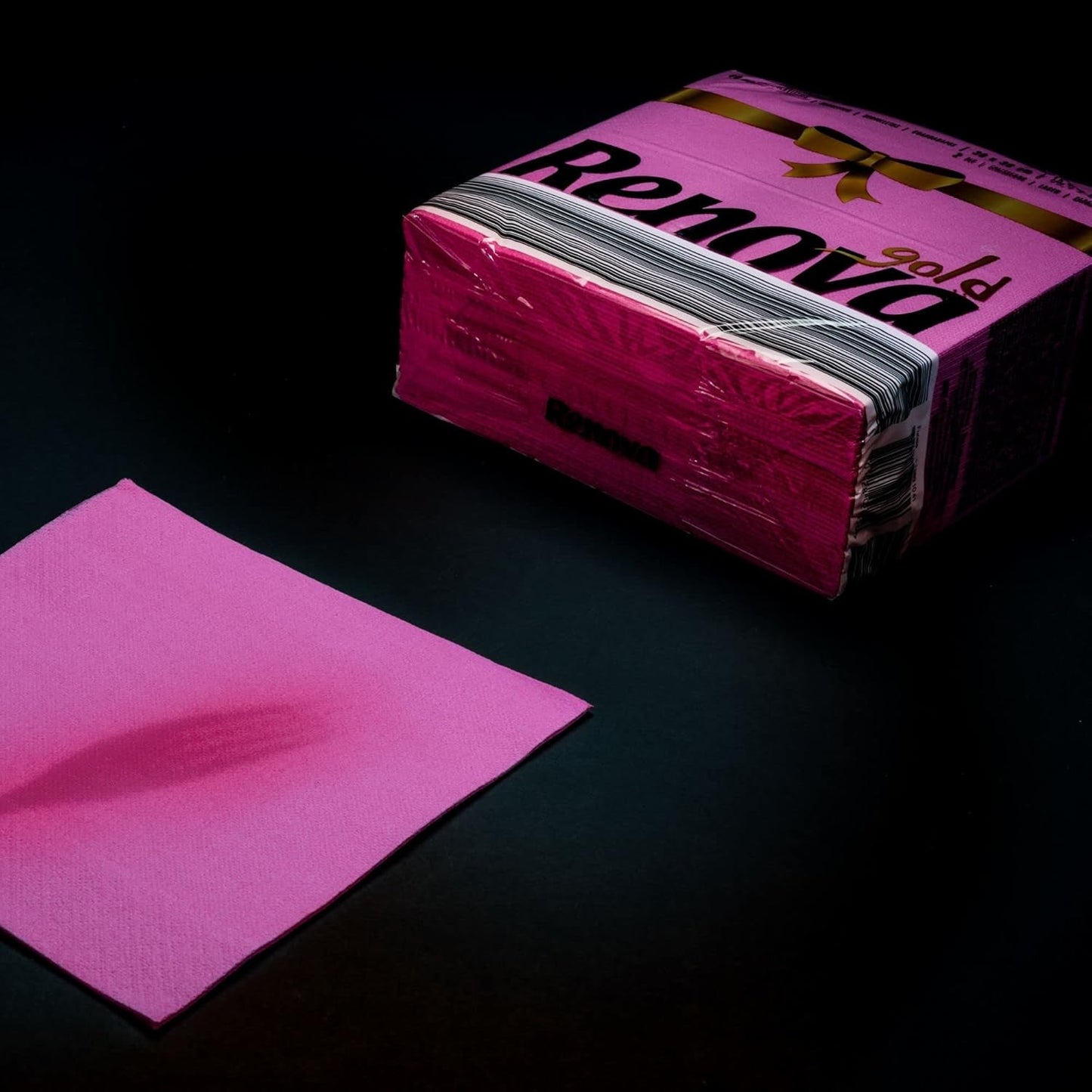 Tovaglioli di carta Renova, fucsia, 40 tovaglioli, grandi, 2 veli