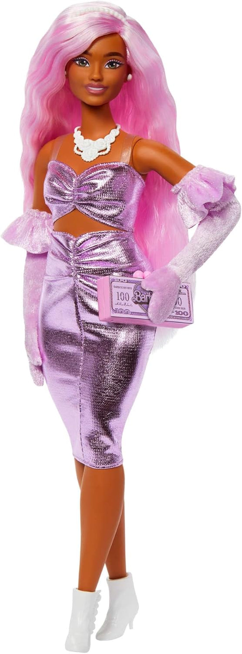 Barbie Doll Deluxe Stile n. 3 con outfit Barbiecore, capelli biondi raccolti in uno chignon alto, vestito rosa pastello con fiocco oversize e accessori come collant a rete, bambole HYV27 Pink Naty Shop