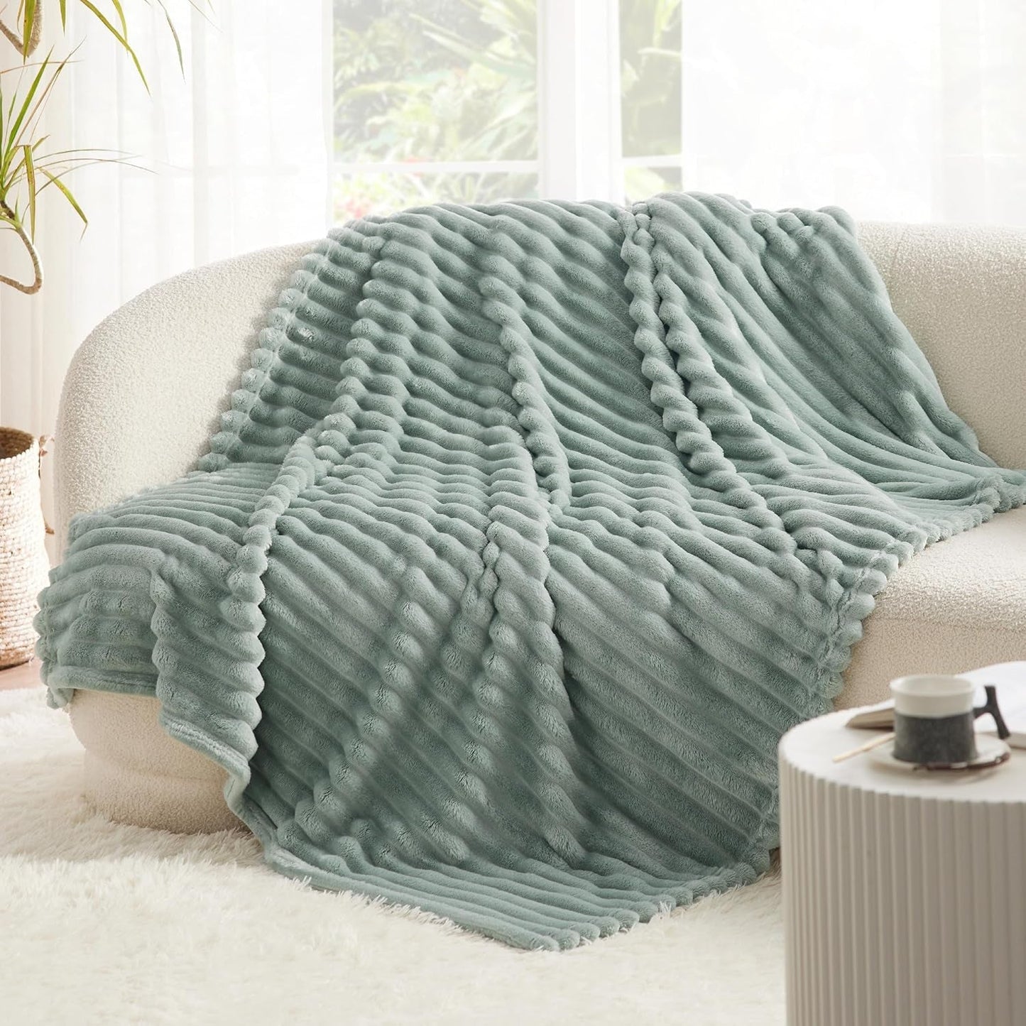 BEDSURE Coperta in pile verde salvia per divano - Coperte super morbide e accoglienti per donne, piccola coperta carina per ragazze, letti e coperte 127 x 152 cm Beuche den BEDSURE-Store