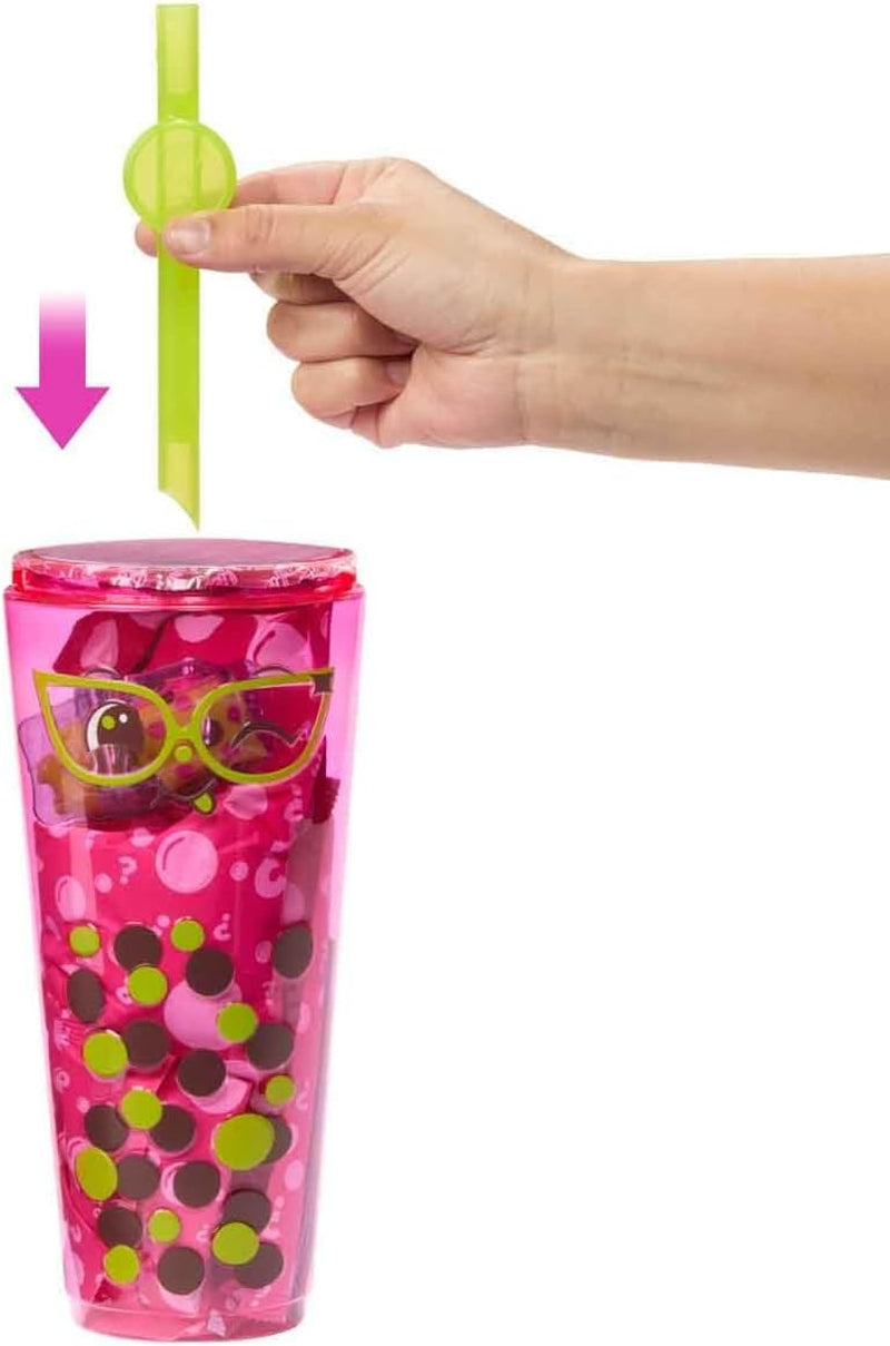 Barbie Pop Reveal Bubble Tea bambola e accessori, bambola alla moda profumata Berry Bliss con animale domestico, 8 sorprese, include cambia colore, tazza portaoggetti, HTJ20