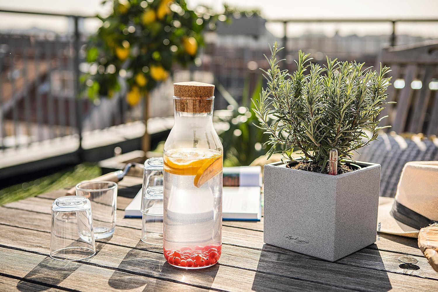 Cubo per erbe aromatiche di alta qualità LECHUZA CANTO Stone 14 con sistema di irrigazione a bastoncino, grigio pietra