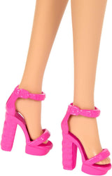 Barbie Fashionistas #223 Bambola con capelli biondi ondulati, vestito e accessori ispirati a Totally Hair, bambola alla moda da collezione per il 65° anniversario, HRH20