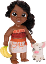 Jakks Pacific Moana 2 Little Sister Simea Doll e Pua Figure Playset alto 27 cm, include 1 vestito per bambola, 1 Pua, 1 mazzo di banane in plastica, consigliato dai 3 anni in su