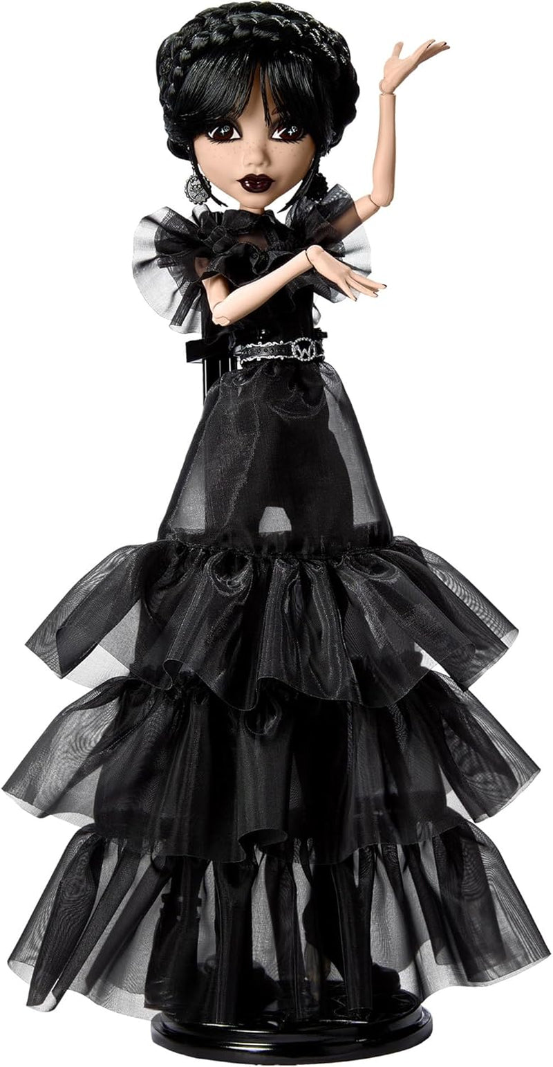 Monster High Wednesday Doll, figura da collezione Rave'N Wednesday in abito gotico nero ispirato al palco di danza, accessori premium e supporto per bambola, HXJ03 Naty Shop Dolls Titolo predefinito