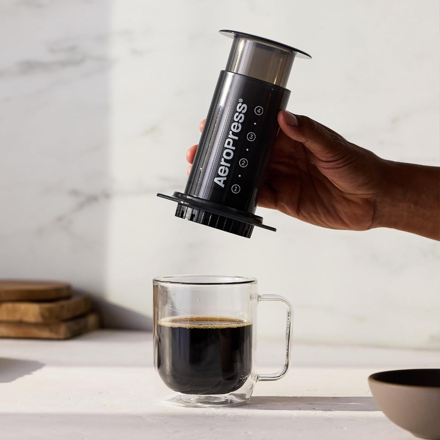 AeroPress Macchina per caffè ed espresso Originale, Caffettiera Portatile Livello Barista con Camera, Stantuffo e Filtri, Macchina per Caffè Rapido ed Espresso