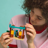 LEGO Minecraft Set videogioco The Illager Desert Patrol per bambini, mini giocattolo dell'avamposto e tre minifigure tra cui il saccheggiatore, il servo e il cavaliere dei cactus 21267 Set di costruzione Besuche den LEGO-Store