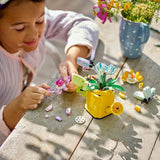 Set di irrigatori floreali 3 in 1 LEGO Creator, decorazione per la cameretta dei bambini, costruisci un irrigatore con un mazzo di fiori, stivali di gomma o 2 uccellini giocattolo, regalo creativo per ragazze e ragazzi di 8 anni 31149 Set da costruzione Besuche den LEGO-Store