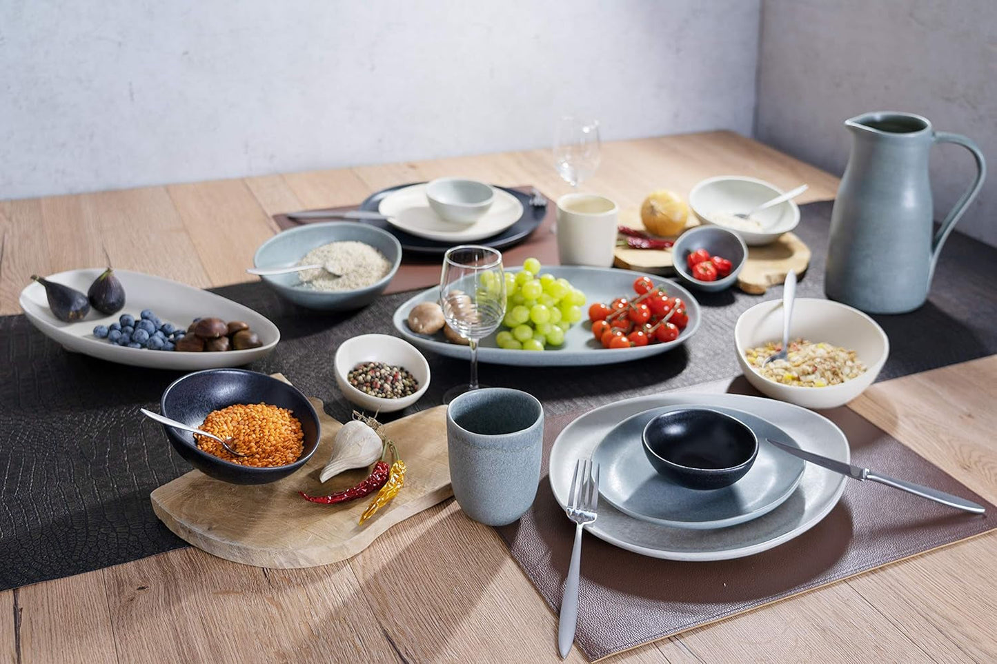 CreaTable, 22139, Serie PIETRA, Set di Stoviglie da 4 Pezzi per 4, Set di Piatti in Porcellana, Lavabile in Lavastoviglie e Utilizzabile nel Microonde, Prodotto in Europa