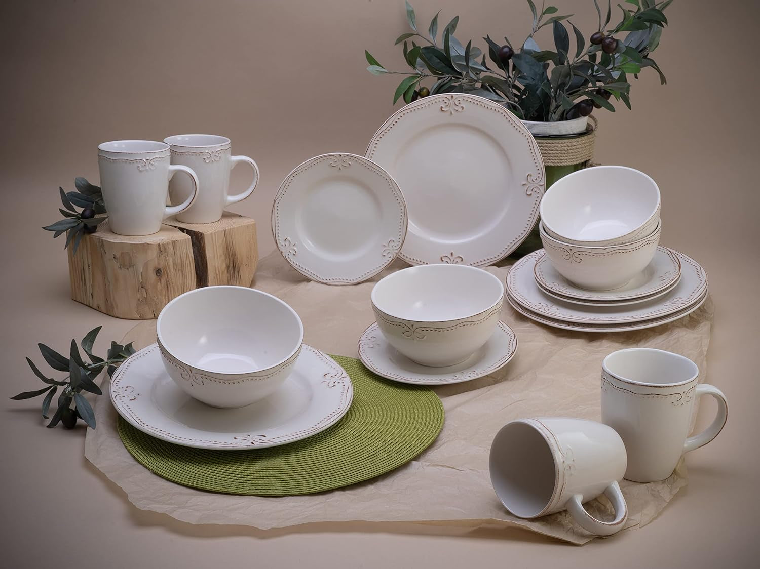 CreaTable, 23601, serie Romantic Vintage, set di stoviglie da 16 pezzi per 4 persone, servizio combinato in porcellana, lavabile in lavastoviglie e adatto al microonde, produzione di qualità