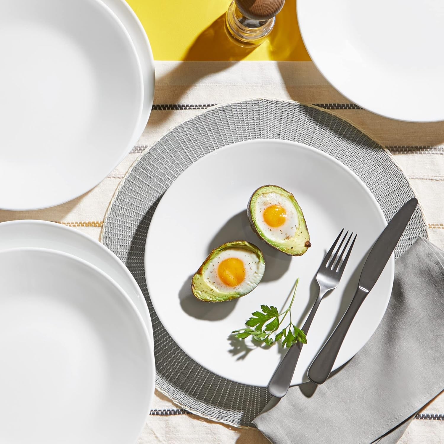 Set di stoviglie Winter Frost per 4, 12 pezzi, stoviglie in vetro Vitrelle™ ultraresistente di alta qualità, lavabili in lavastoviglie, adatte al microonde e al microonde, design invernale festivo