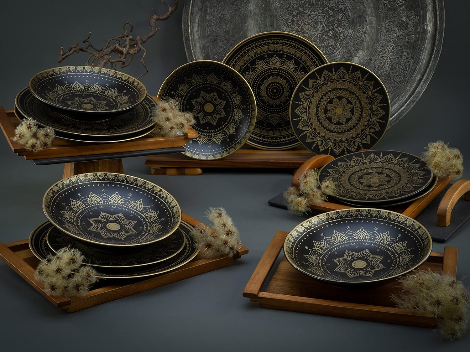 CreaTable, 23588, serie MANDALA GOLD - Nero, set di stoviglie da 12 pezzi, set di piatti in porcellana, lavabile in lavastoviglie e adatto al microonde, produzione di qualità