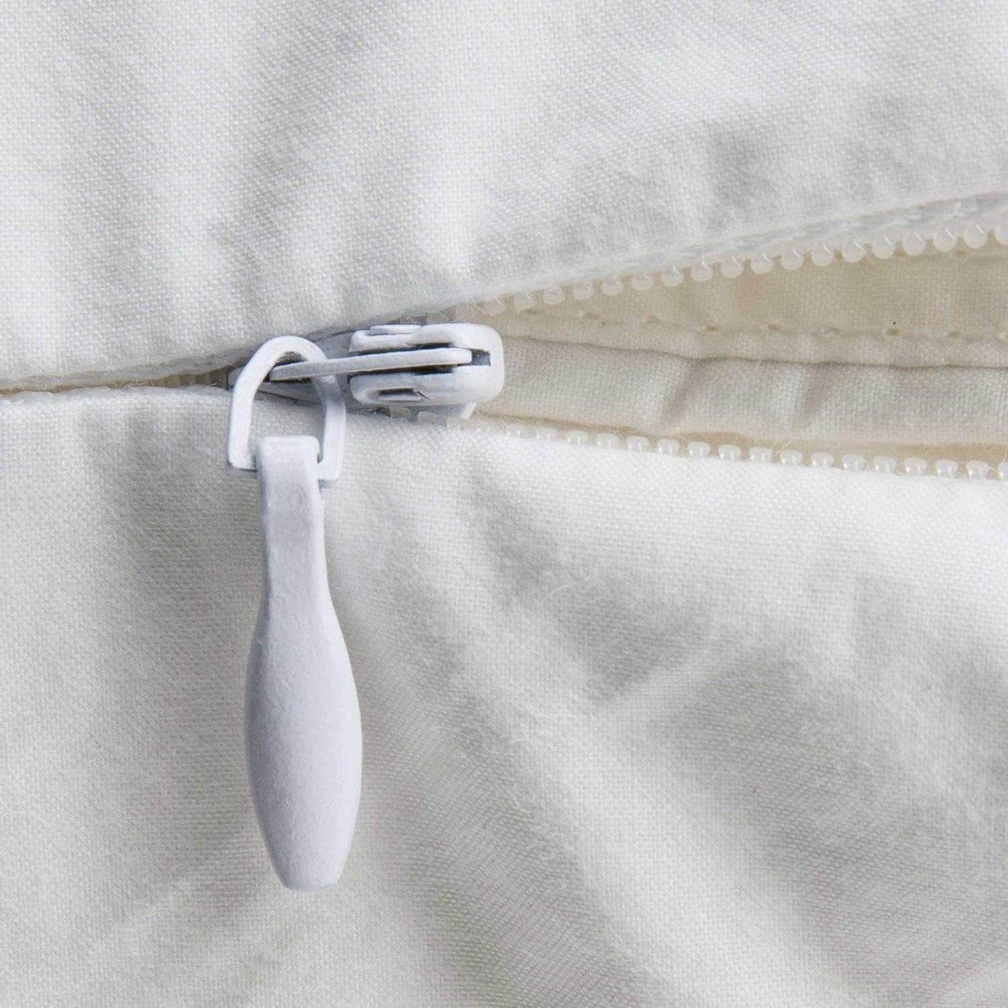 Cuscino Genius, cotone, eazzzy 40x80 cm - cuscino ortopedico per un sonno ristoratore, in fibra di latte con aloe vera - adatto per chi soffre di allergie, con supporto, cuscino per il collo certificato Oeko-TEX, bianco, A19202