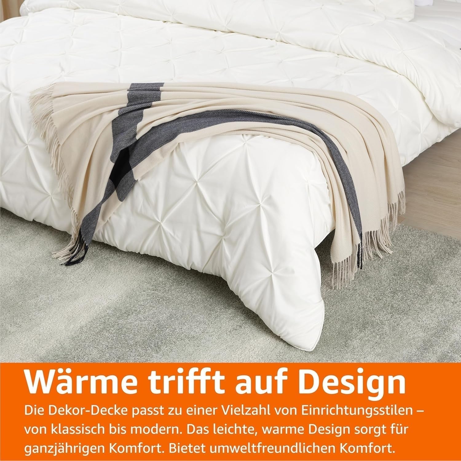 Coperta da tiro Amazon Basics, leggera, poliestere riciclato, coperta accogliente per l'arredamento della camera, 127 x 152 cm, bianco avorio con motivo blu Letti e coperte a quadri Besuche den Amazon Basics-Store