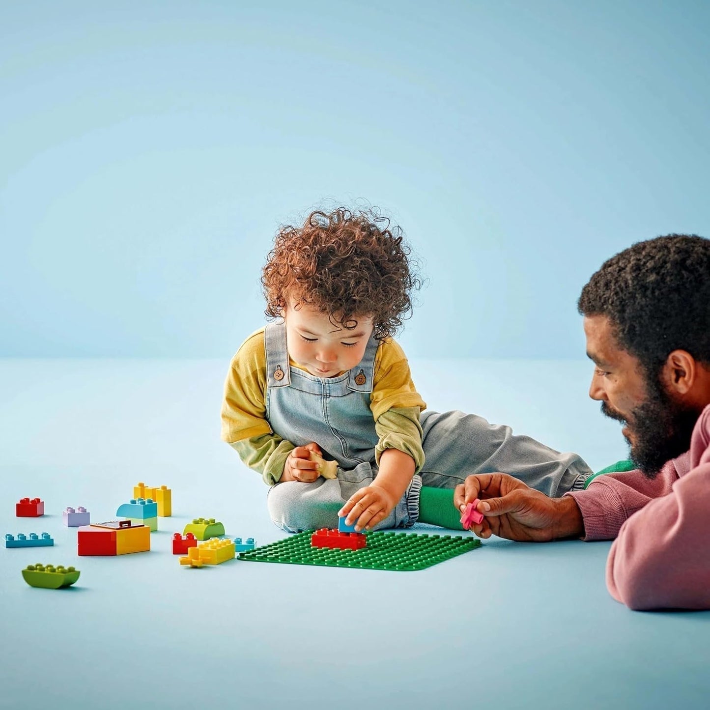 Pannello da costruzione LEGO DUPLO verde, Giocattolo da costruzione per bambini a partire da 18 mesi, Per esporre modelli, Permette ai bambini in età prescolare di costruire in modo creativo e giocare con fantasia, Giocattolo educativo 10460 Set da costruzione Besuche den LEGO-Store