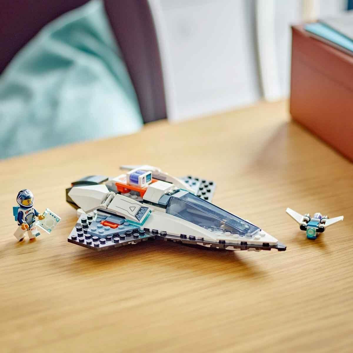 Astronave LEGO City, giocattolo spaziale Space Shuttle da costruire per bambini, ragazzi e ragazze dai 6 anni, set con il personaggio dell'astronauta 60430 Set da costruzione Besuche den LEGO-Store