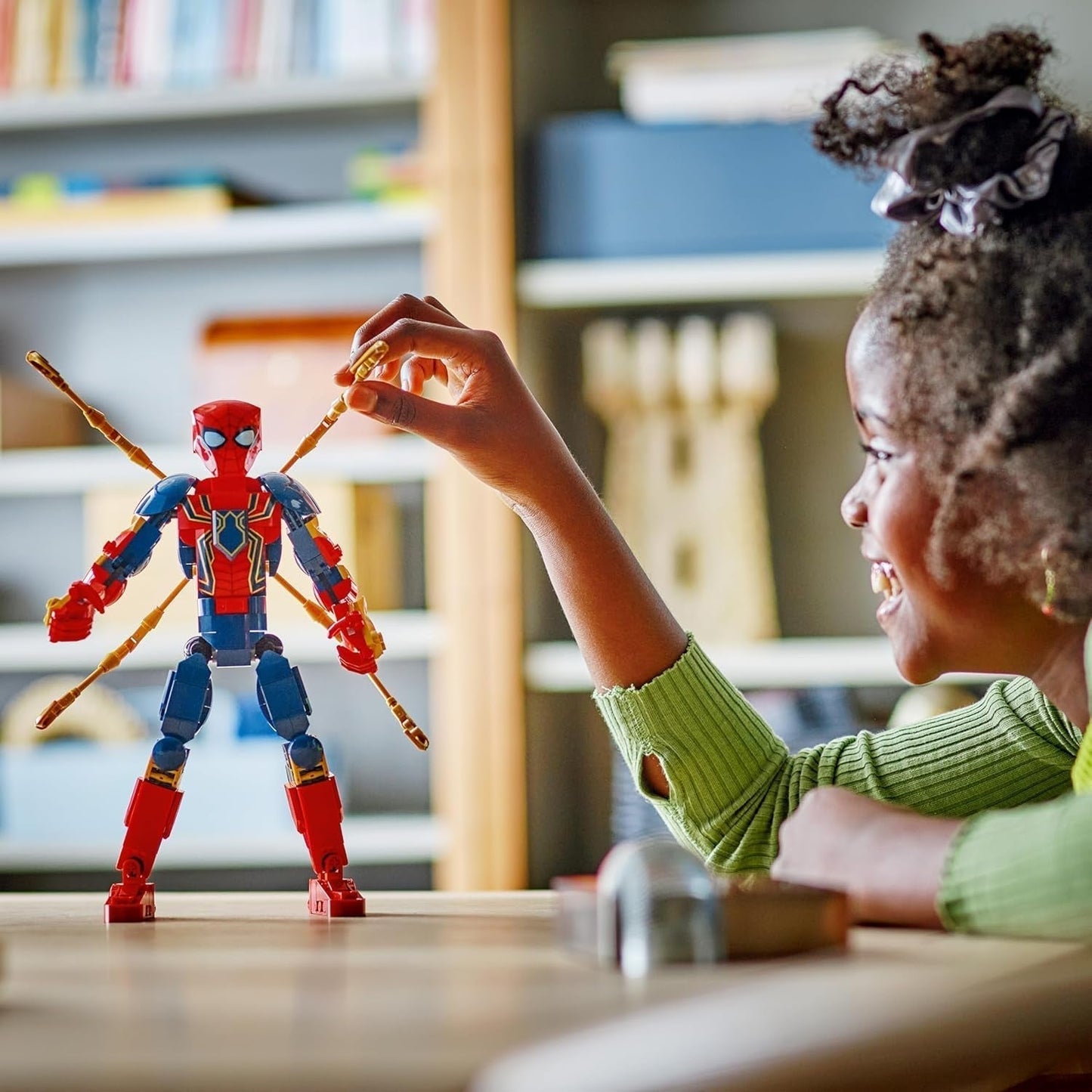 LEGO Marvel Iron Spider-Man Mattoncini da costruzione Supereroe Action Toy per bambini 8+ Set di armature per ragazzi e ragazze Modello costruibile Avengers Idea regalo per i fan dei film Marvel 76298 Set di costruzioni Beuche den LEGO-Store