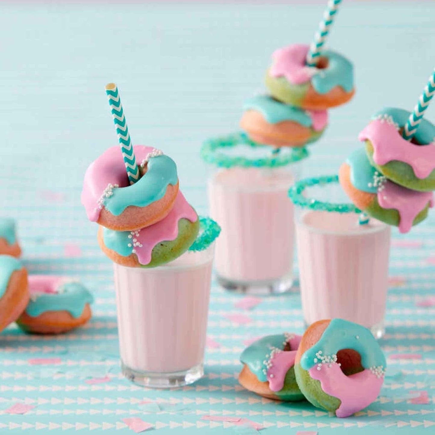 Wilton Donut-Backform Mit 12 Mulden Donutform, Hochwertige Donut Backform Mit Antihaftbeschichtung Für 12 Mini-Donuts, Spülmaschinenfest Stampi e vassoi per cuocere al forno Naty Shop