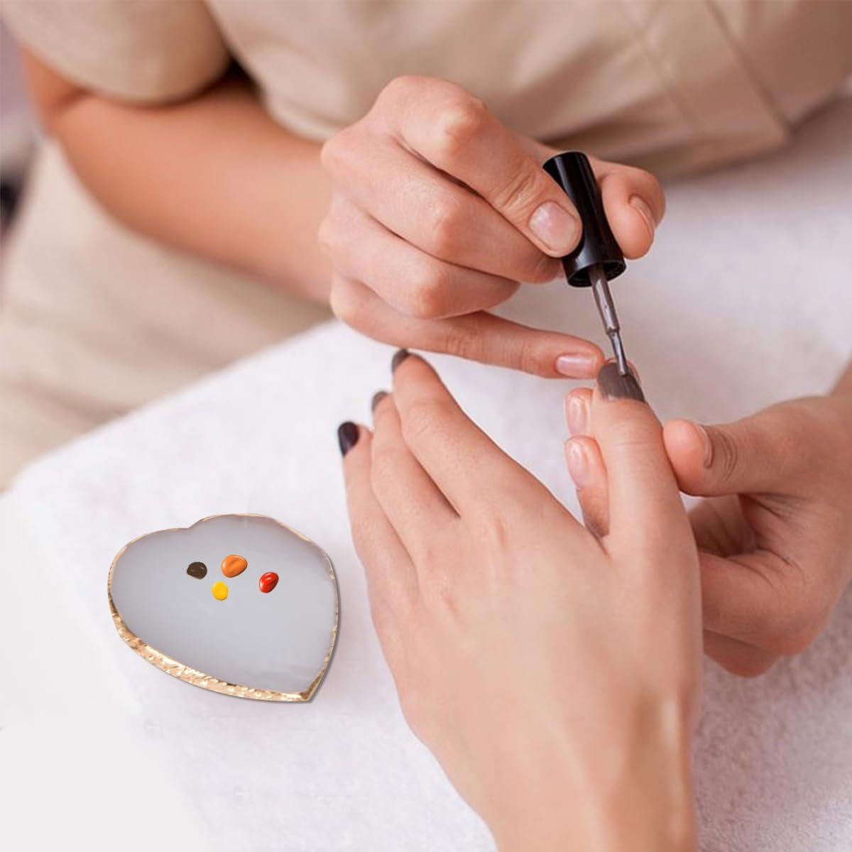 Resin Maniküre Palette 2 Stück Nägel Zubehör Maniküre Gemalt Palette Nageldesign Nail Art Maniküre Werkzeug(Liebe)