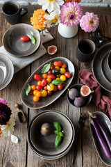 MÄSER 934073 Niara Organic Series Moderno set di stoviglie per 4 persone con emozionante look vintage, servizio combinato da 16 pezzi con una speciale combinazione di smalti nero e marrone, gres