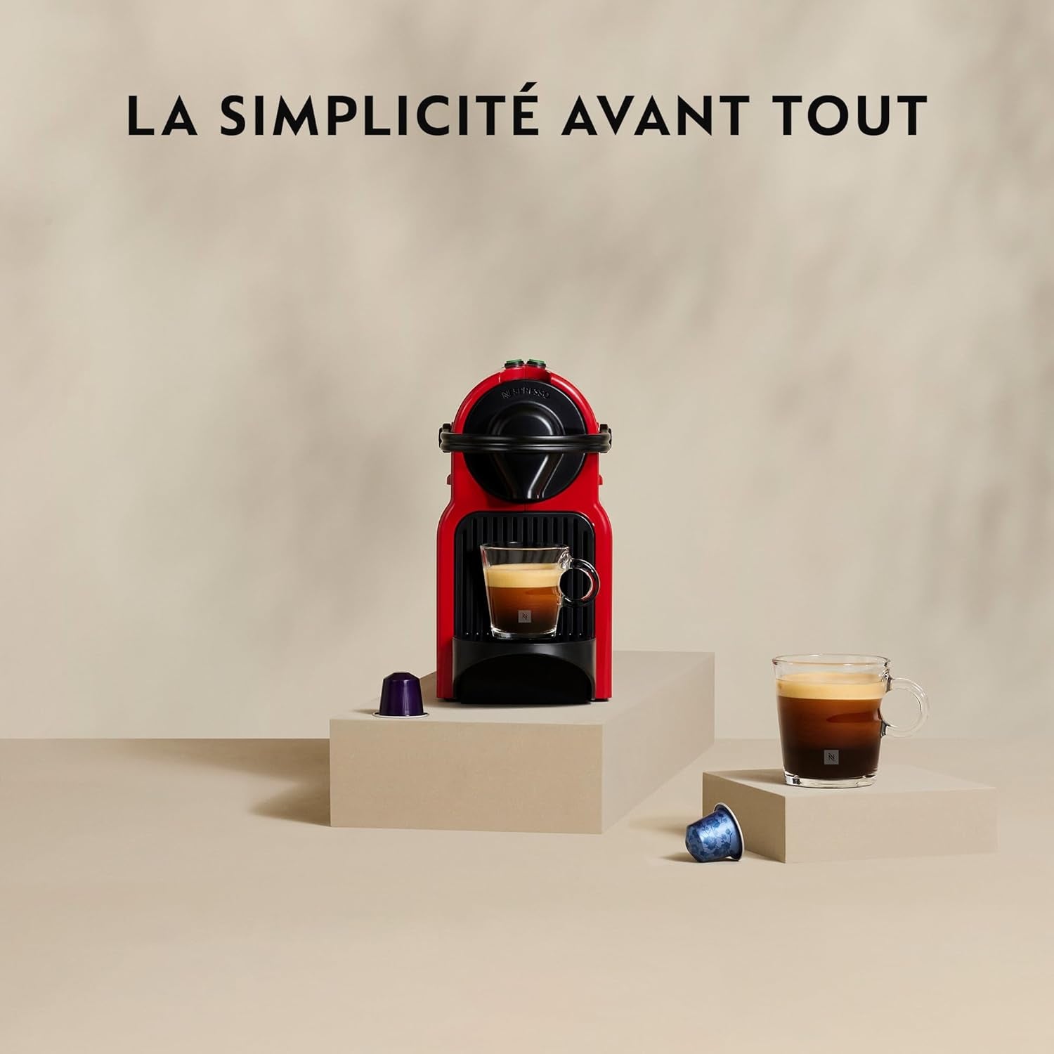 Macchina per caffè espresso Krups Nespresso Inissia - Macchina per caffè espresso compatta per capsule di caffè, pressione 19 bar, riscaldamento rapido in 25 secondi, funzione di risparmio energetico, serbatoio acqua da 0,7 l, rossa, modello YY5506FD