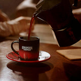 Bialetti Moka Express Stranger Things Caffettiera da 6 tazze, Tasto Musica con Funzione di Ricarica USB-C, Non Adatta ai Piani di Cottura a Induzione, 6 Tazze (270ml), Nero