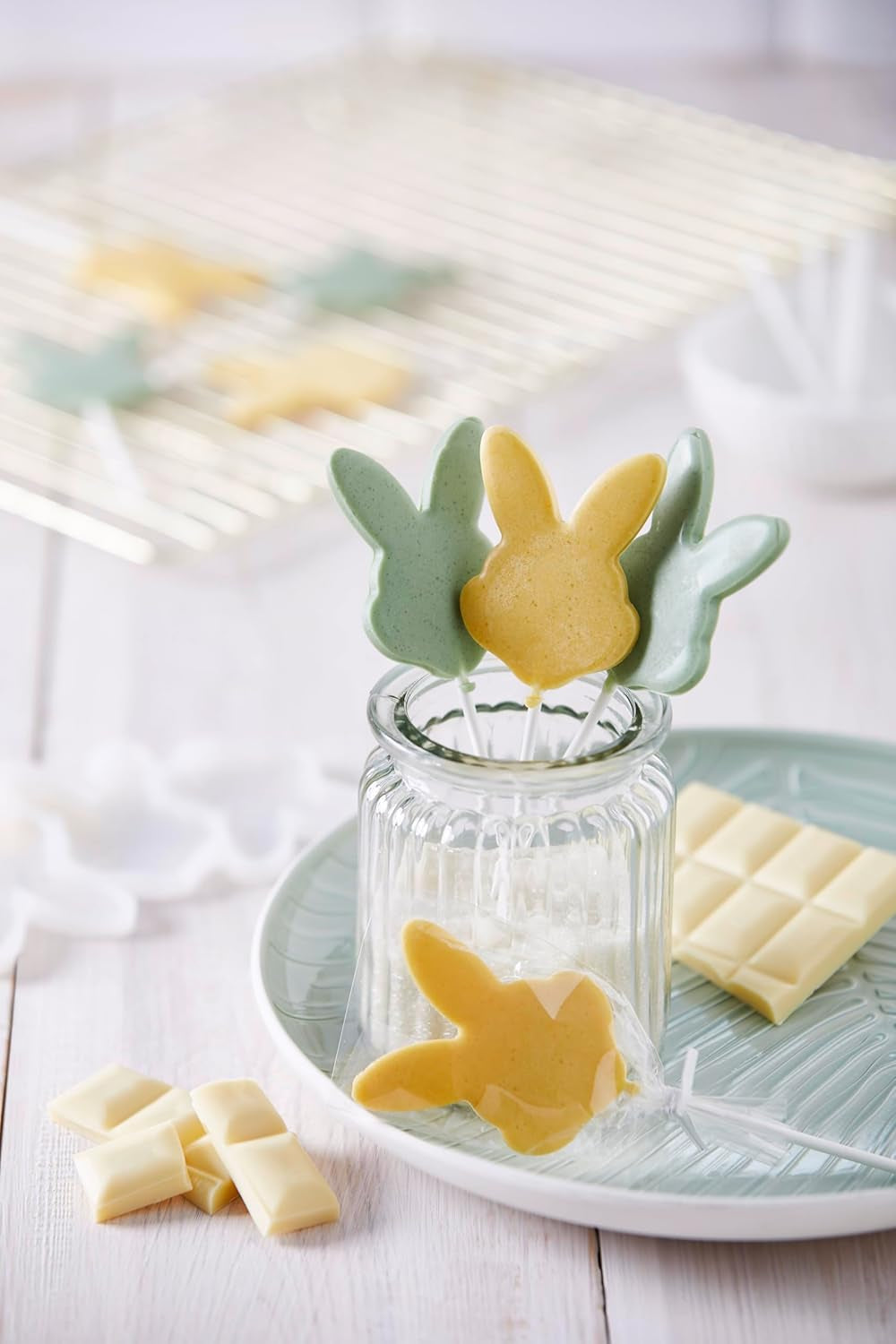 HEITMANN KREATIV - Lecca lecca al cioccolato - Con coloranti in polvere alle erbe - Giallo e Verde - Kit fai da te - Pasqua
