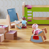 HABA 306696 - Set da gioco Little Friends Family Time, accessori flessibili per bambole, dai 3 anni in su