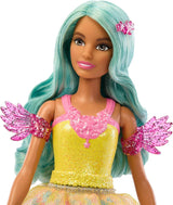 Barbie Magia Nascosta - bambola Teresa con abito da fata, capelli ondulati e pettine per una divertente acconciatura, dai 3 anni in su, HLC36